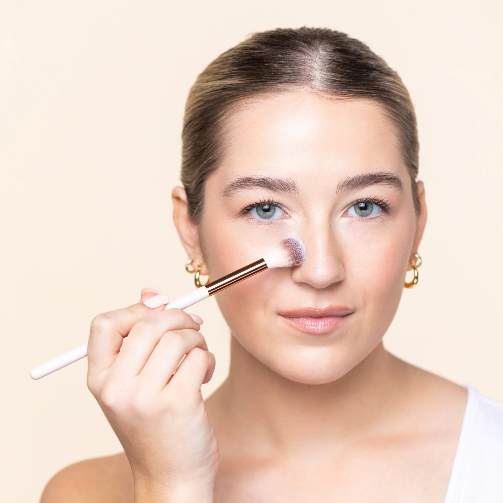 E54 - Eyeshadow Blending Brush - Image 2